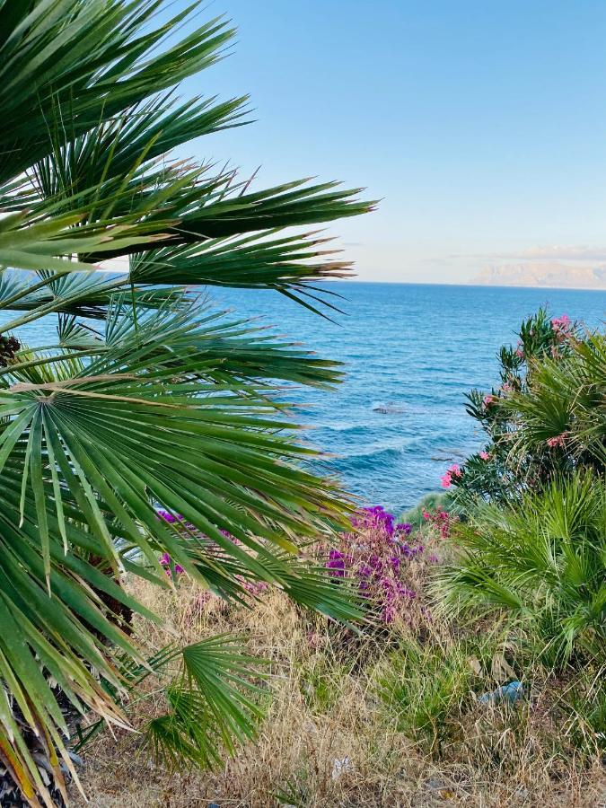 Casa Vacanze Il Girasole Balestrate Exterior photo